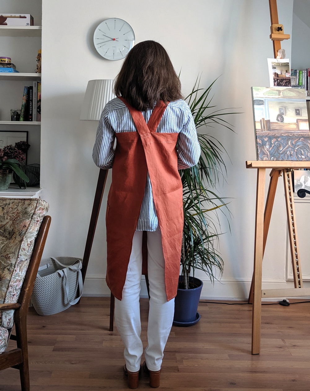 Cross-back apron pattern - DUST