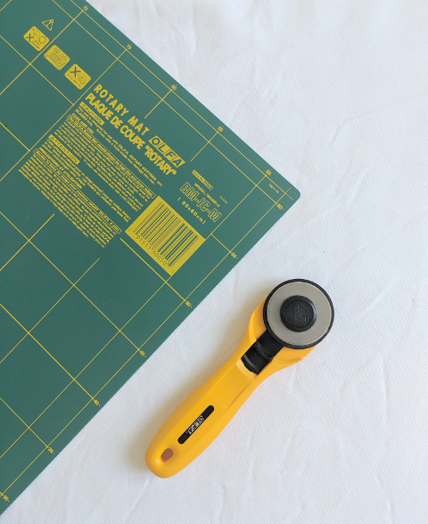 essential tool to start sewing rotary cutter