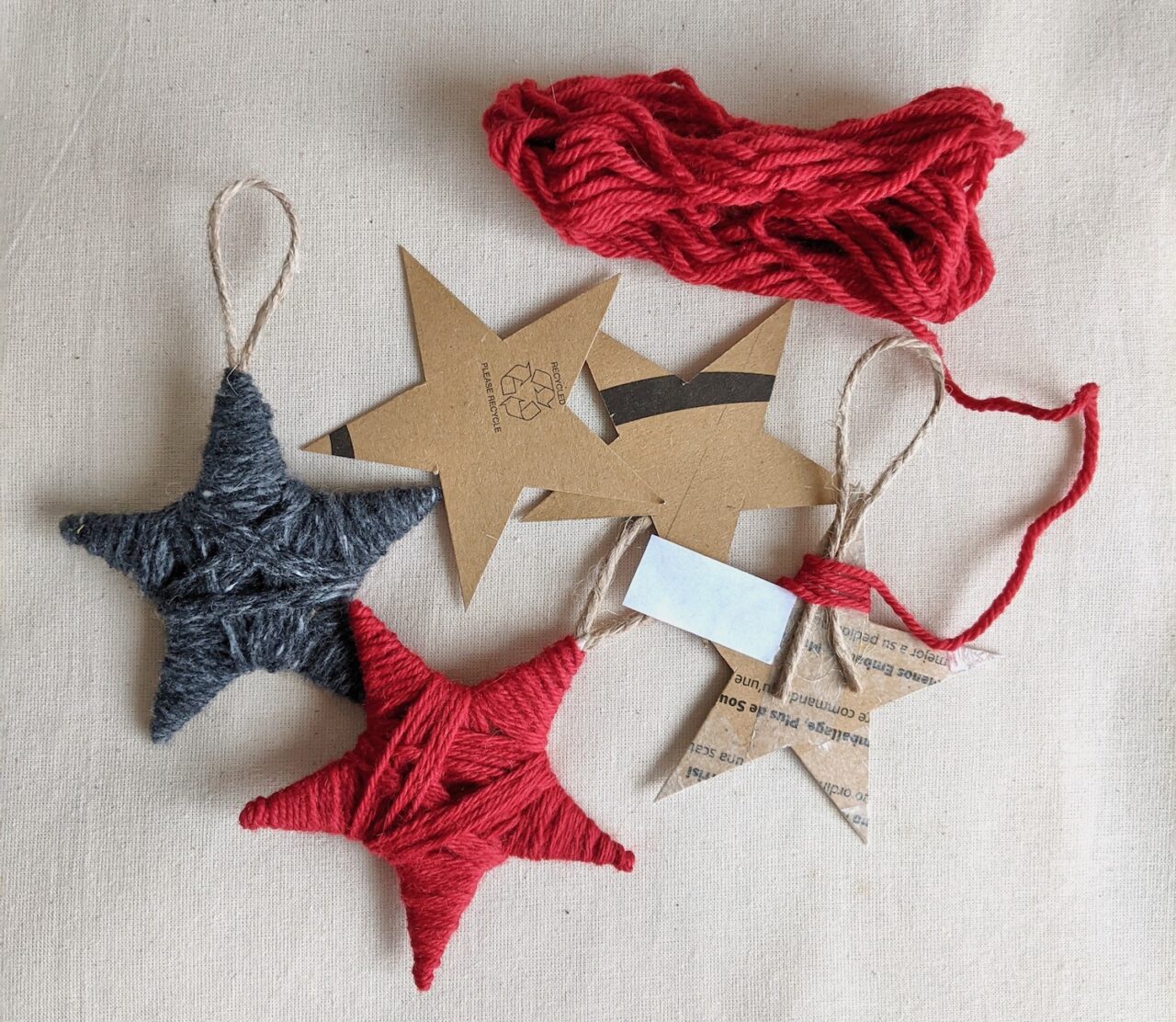 Leftover yarn stars Christmas DIY ideas - CAMIMADE
